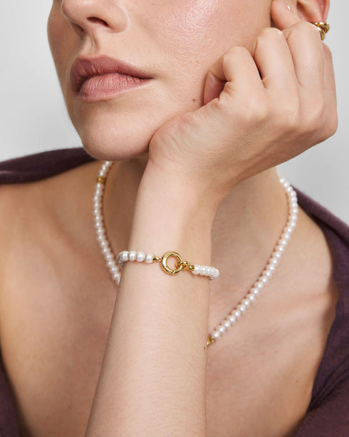 Gold Elegant Shell Pearl Bracelet